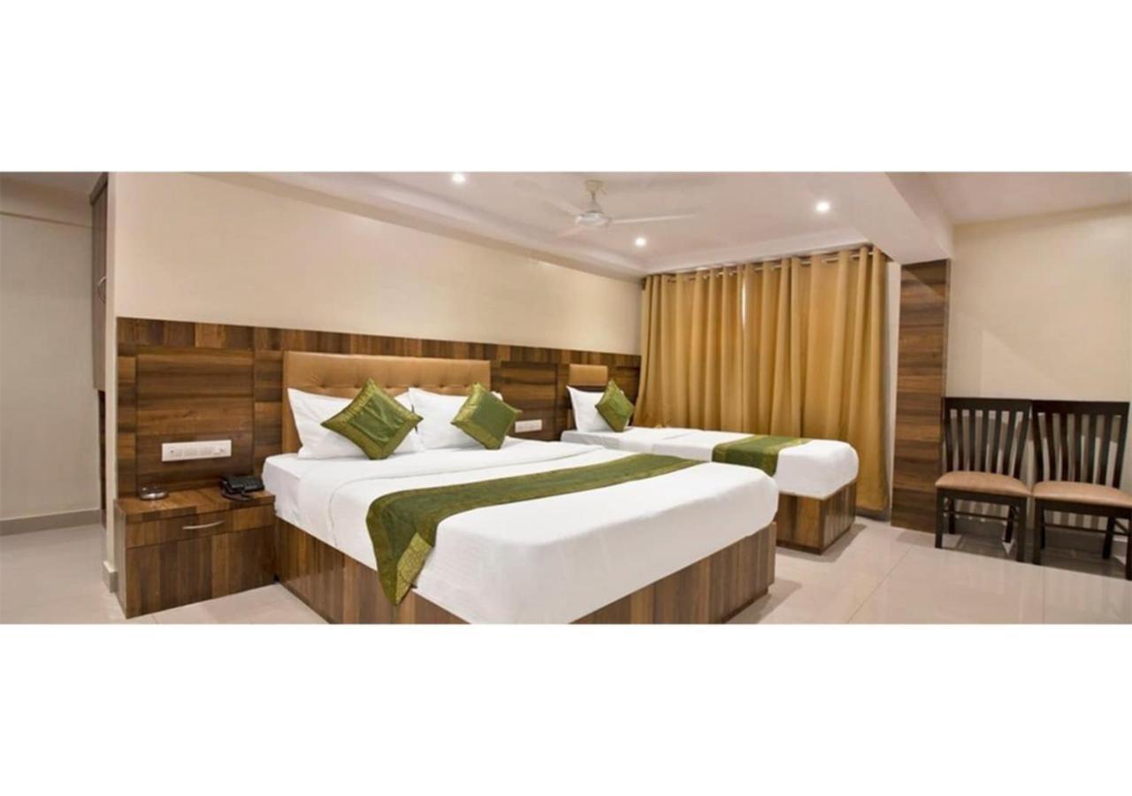 Rk Hotel-Near Grant Road Railway Station Bombay Eksteriør billede