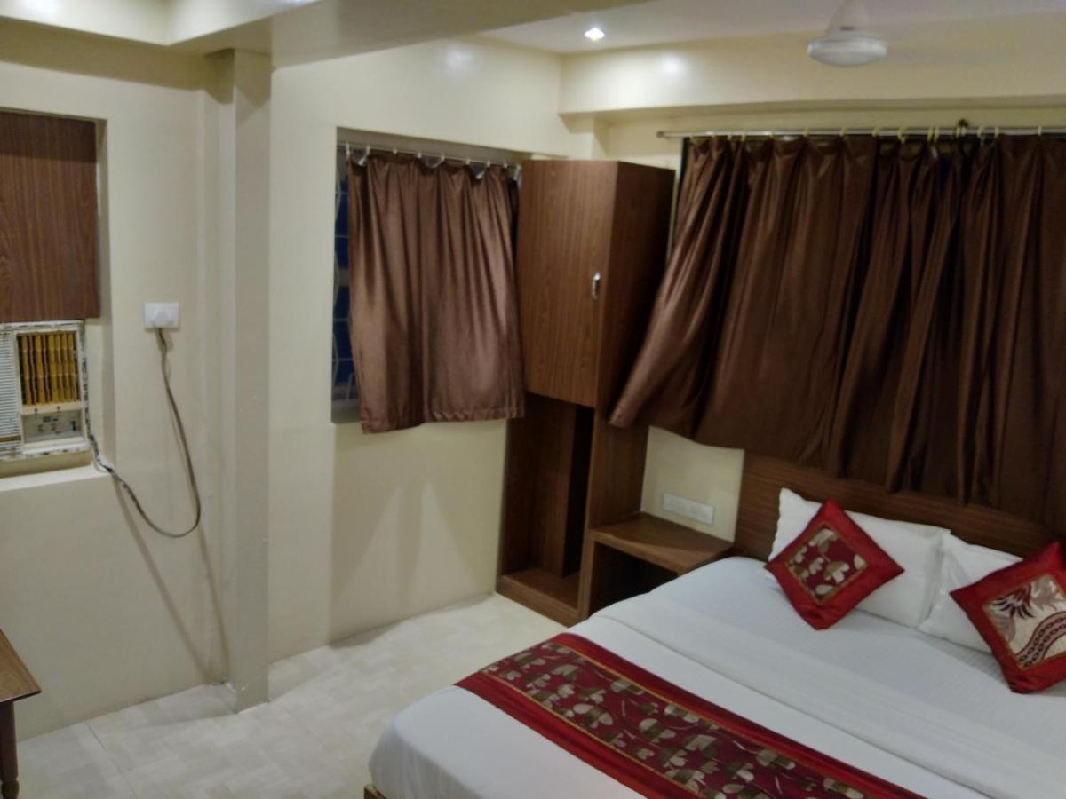 Rk Hotel-Near Grant Road Railway Station Bombay Eksteriør billede
