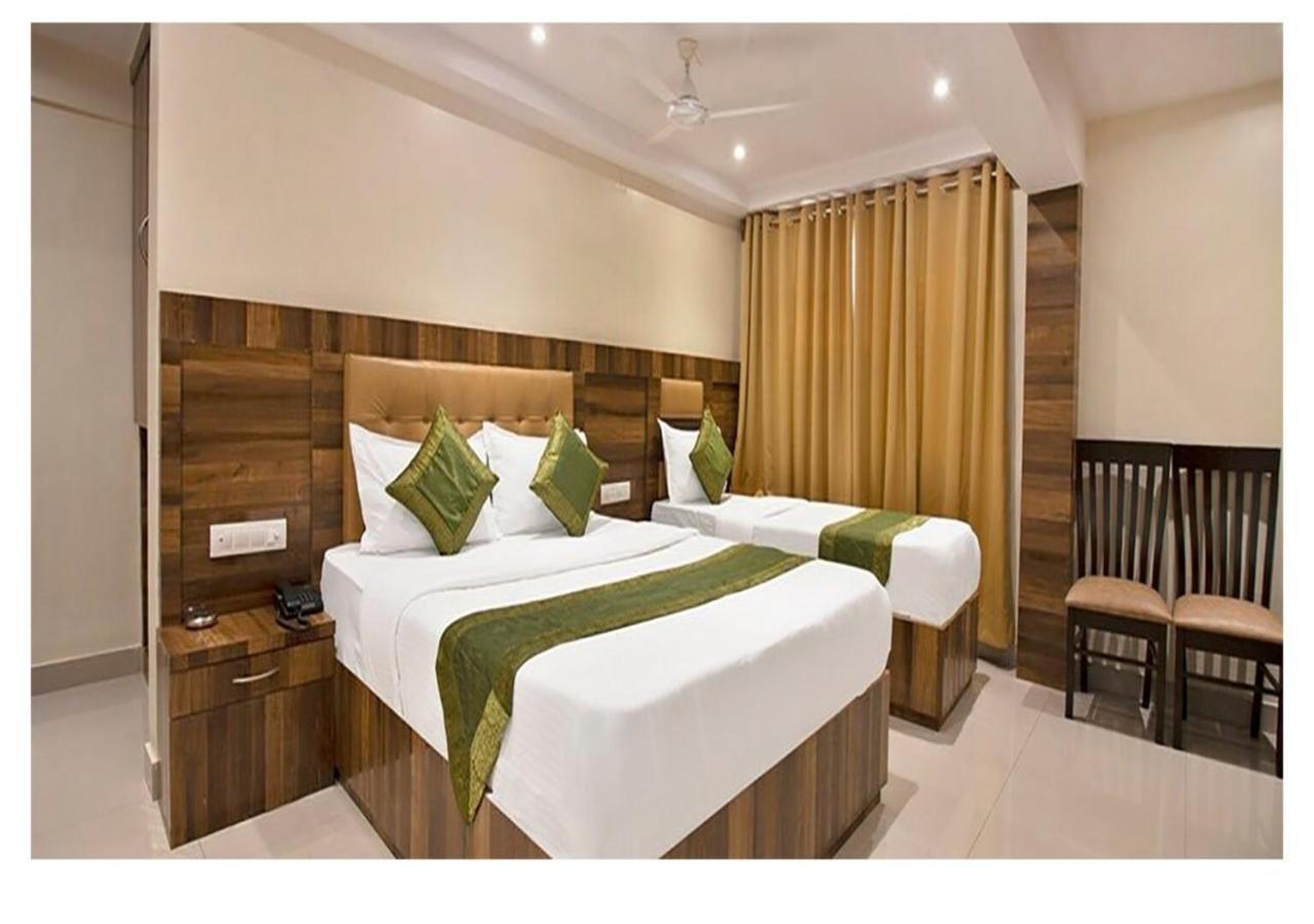 Rk Hotel-Near Grant Road Railway Station Bombay Eksteriør billede