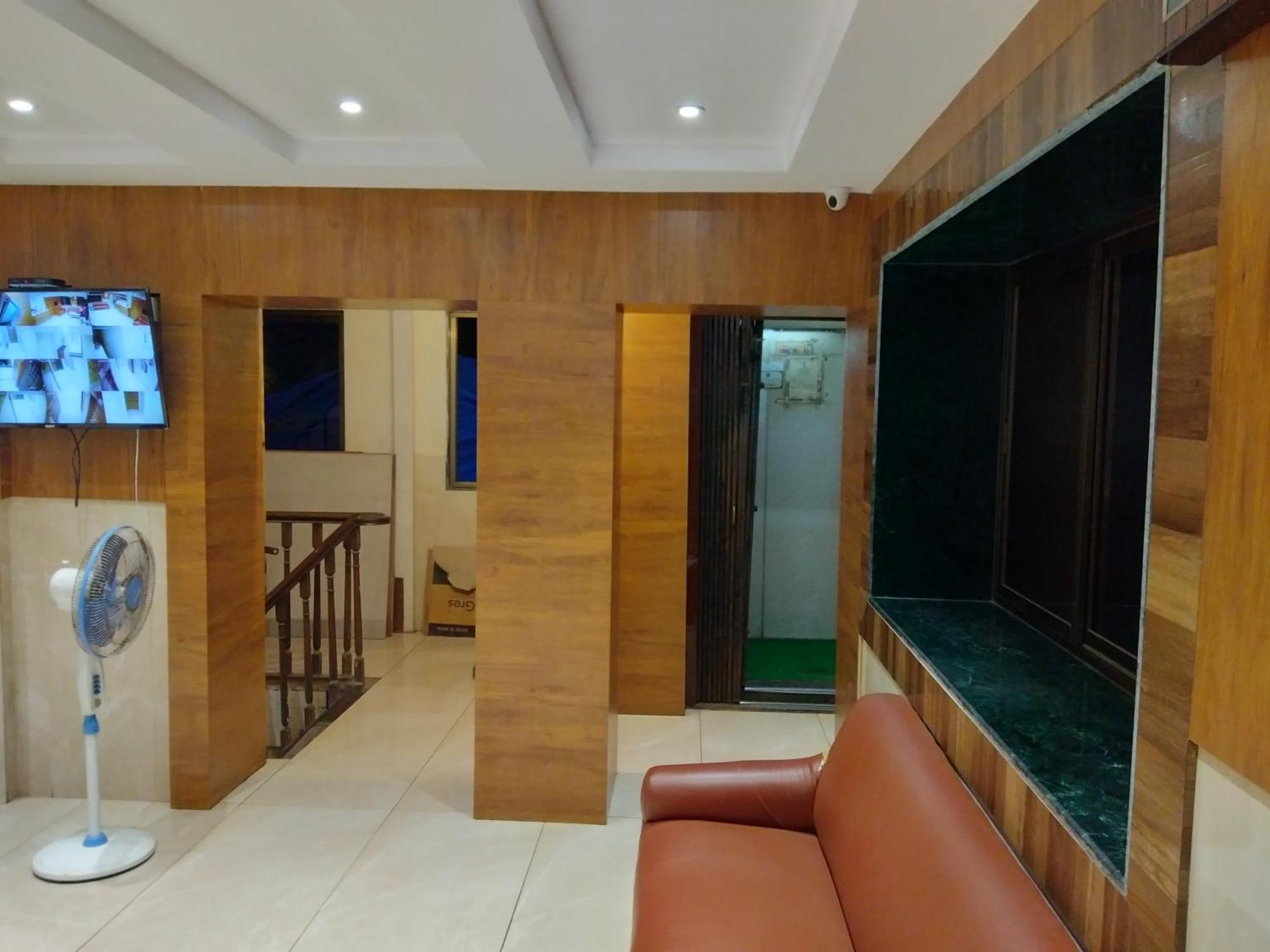 Rk Hotel-Near Grant Road Railway Station Bombay Eksteriør billede