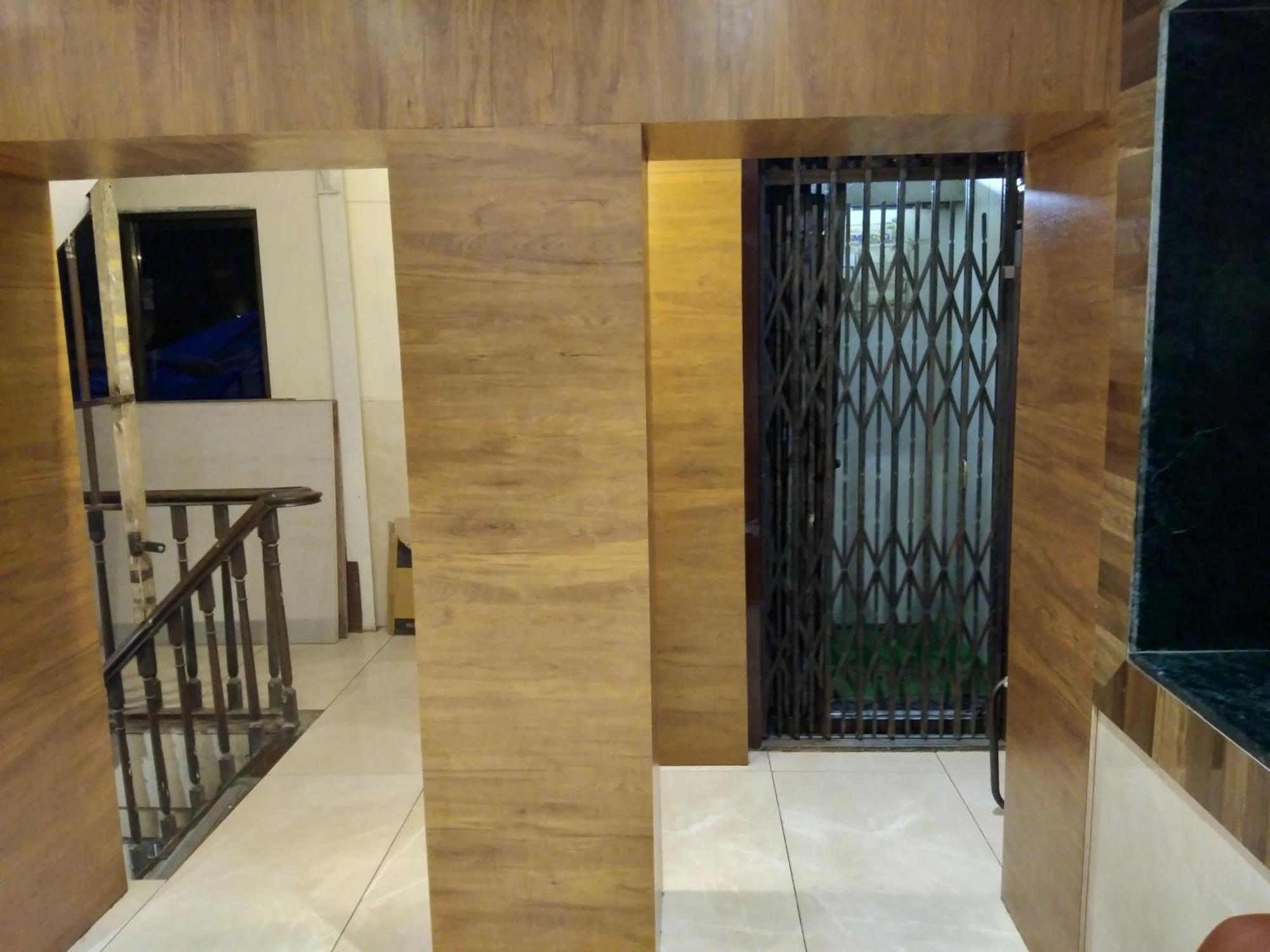 Rk Hotel-Near Grant Road Railway Station Bombay Eksteriør billede